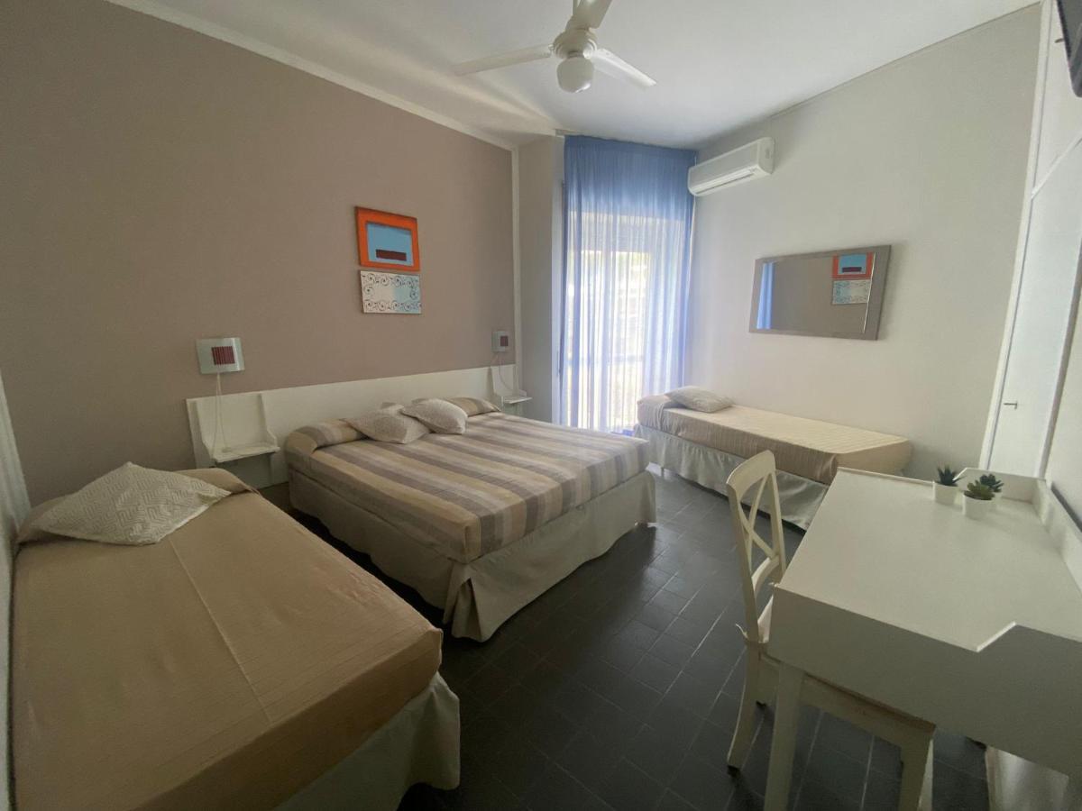 Hotel Anna Terracina Exterior foto