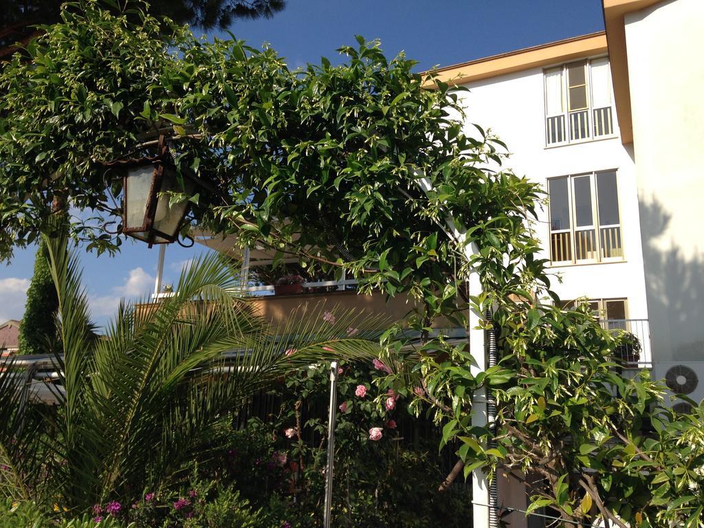 Hotel Anna Terracina Exterior foto