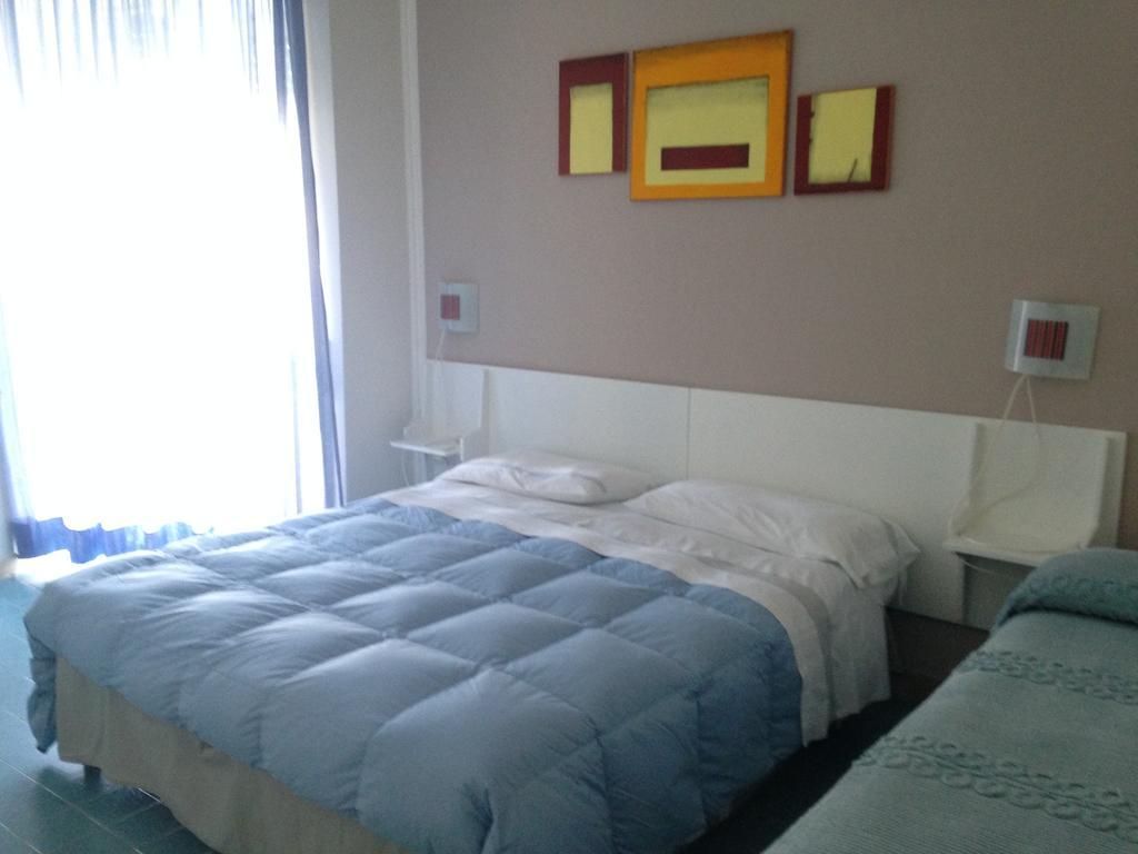 Hotel Anna Terracina Zimmer foto