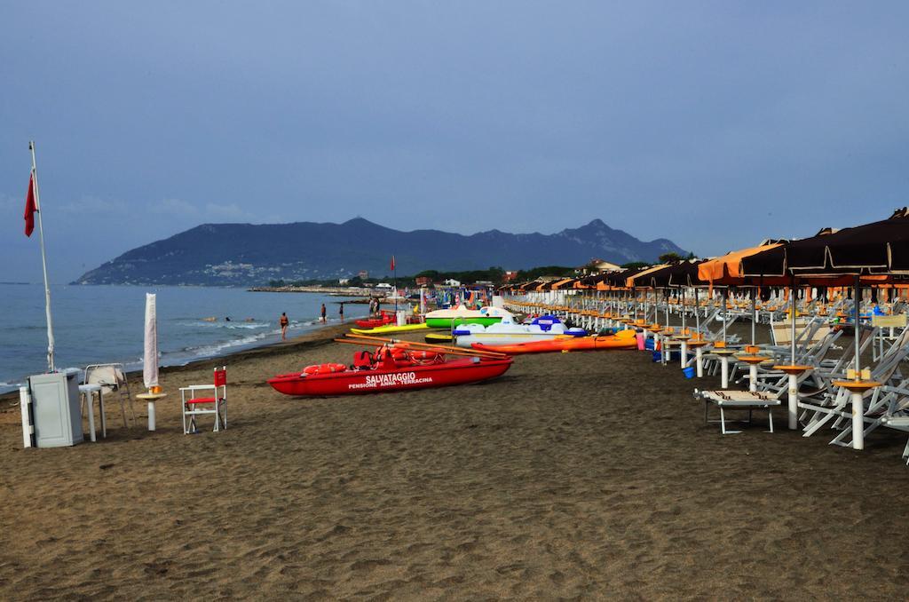 Hotel Anna Terracina Exterior foto