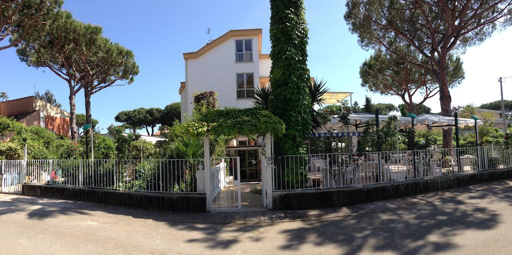 Hotel Anna Terracina Exterior foto