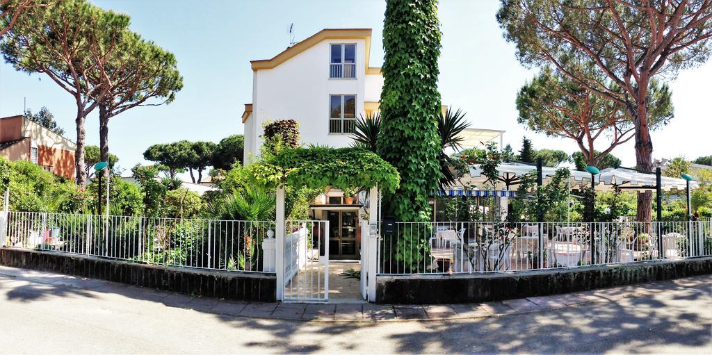 Hotel Anna Terracina Exterior foto