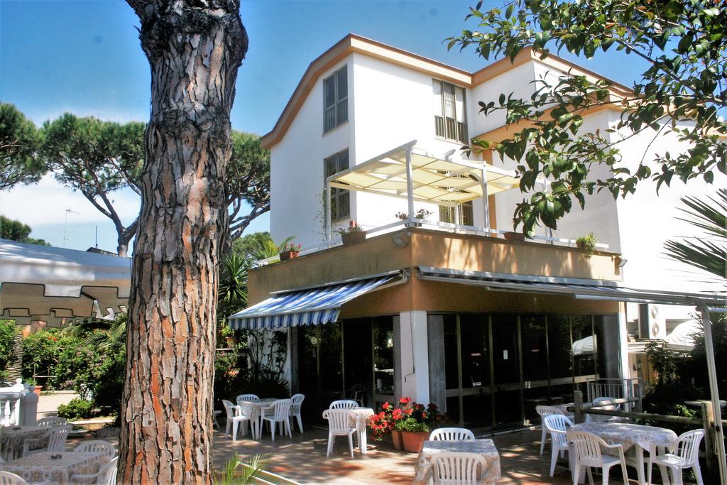Hotel Anna Terracina Exterior foto