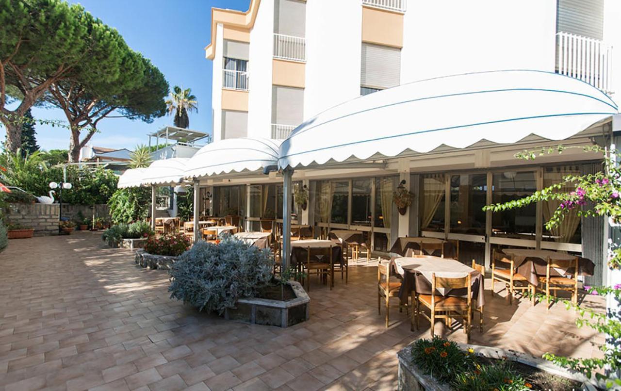 Hotel Anna Terracina Exterior foto