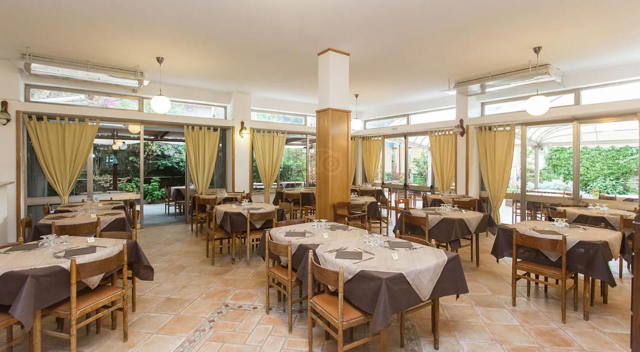 Hotel Anna Terracina Exterior foto